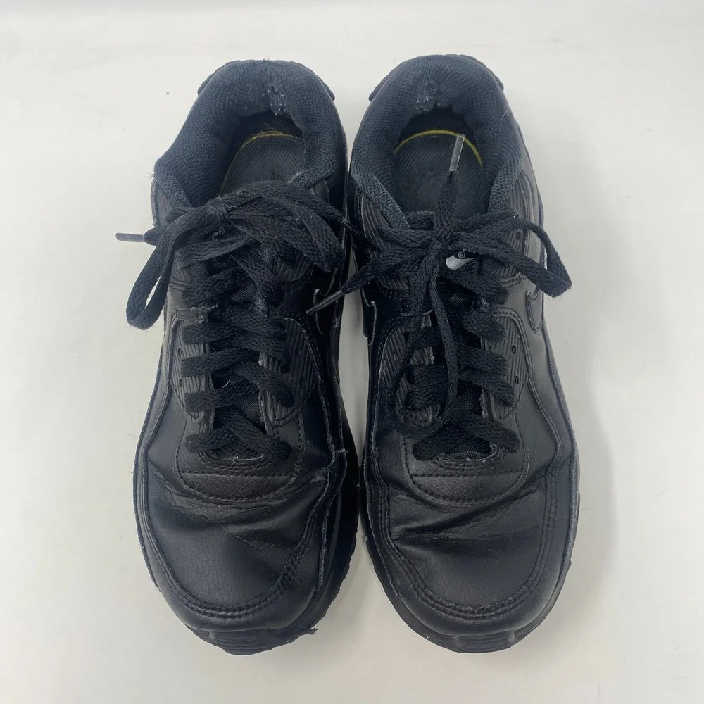 Nike Air Max 90 Triple Black Sneakers CD6864-001‎ Youth Size 6.5Y